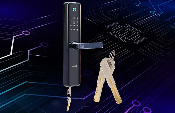 Serratura smart Keliss a infilare, con maniglia e chiavi meccaniche